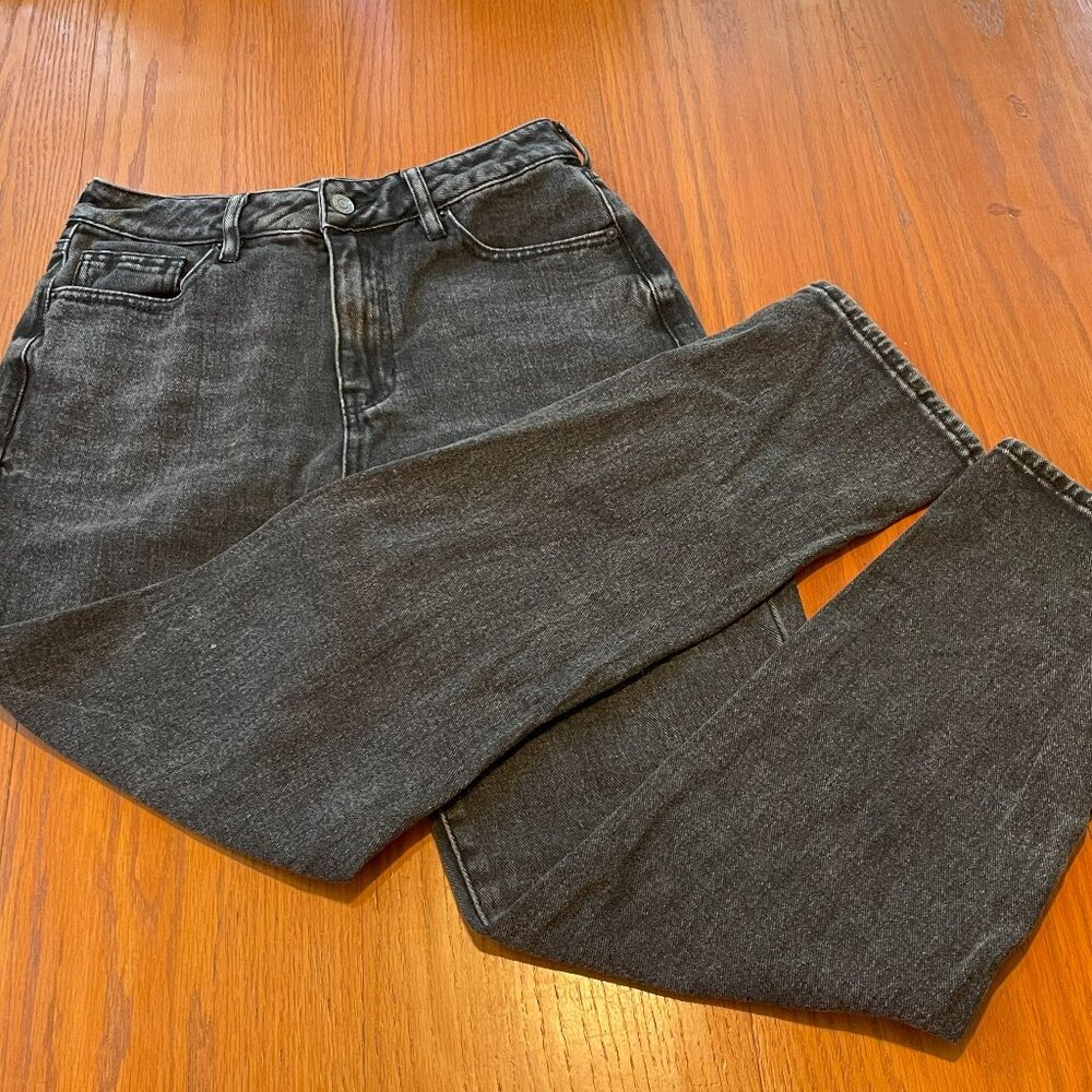 Pacsun: Faded Black Mom Jeans